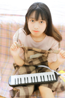 妻子与2男子同居骗丈夫15万